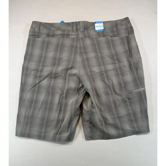 Columbia Cool Creek Plaid Shorts 42x12 Omni-Wick Gray Outdoor NWT - Picture 2 of 10